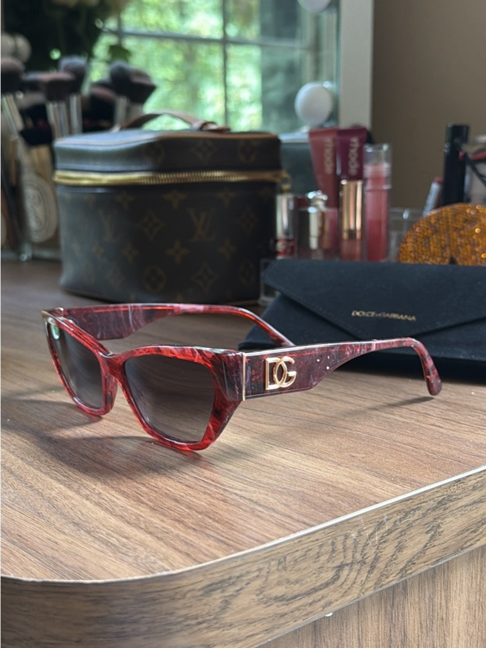 Dolce & Gabbana Red Tortoiseshell Cat-Eye Sunglasses with Gold DG Logo